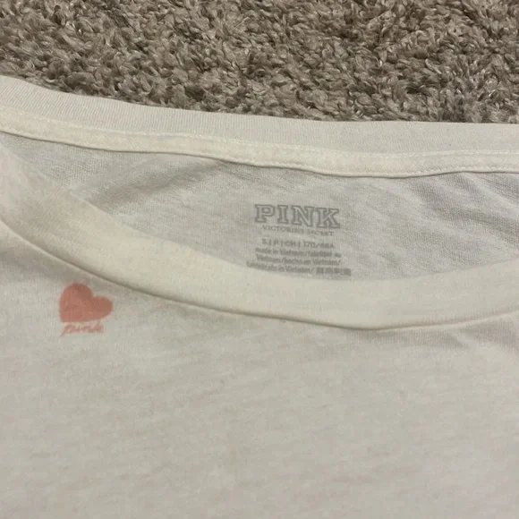 Pink cropped tee, size small, heart print - Picture 2 of 2